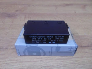 Turn Signal Relay Genuine Mercedes 940/970/976 - A0035445232 - Picture 1 of 1