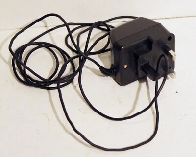 Teléfono celular Nokia - Fuente de alimentación del Reino Unido ACP-7X ACP-230V/50-HZ/FWHK 3,7 V/355MA FW4099 Foto 1 de 2