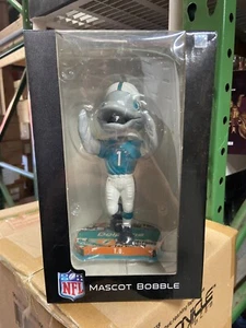 NFL T.D. Miami Dolphins Mascot 2017 BobbleHead Forever - Picture 1 of 3
