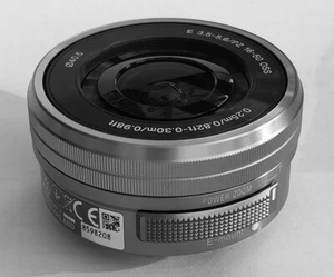 Genuine SELP1650 16-50mm F/3.5-5.6 PZ OSS Lens Silver For SONY E-Mount Camera - Picture 1 of 3
