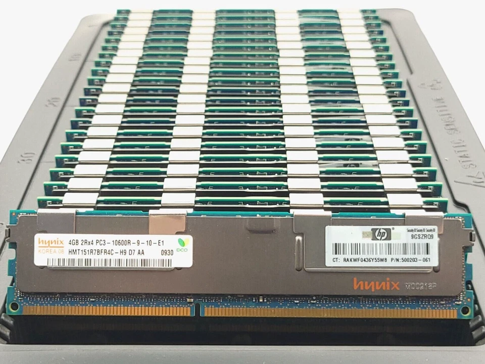 Hynix 16GB (4x 4GB) 2Rx4 PC3-10600R DDR3-1333 RDIMM Memory HMT151R7BFR4C-H9 - Image 1 of 1