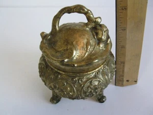 Antique Victorian GOLD METAL JEWELRY BOX CASKET Flowers Footed WITH Hinged Top - Bild 1 von 7