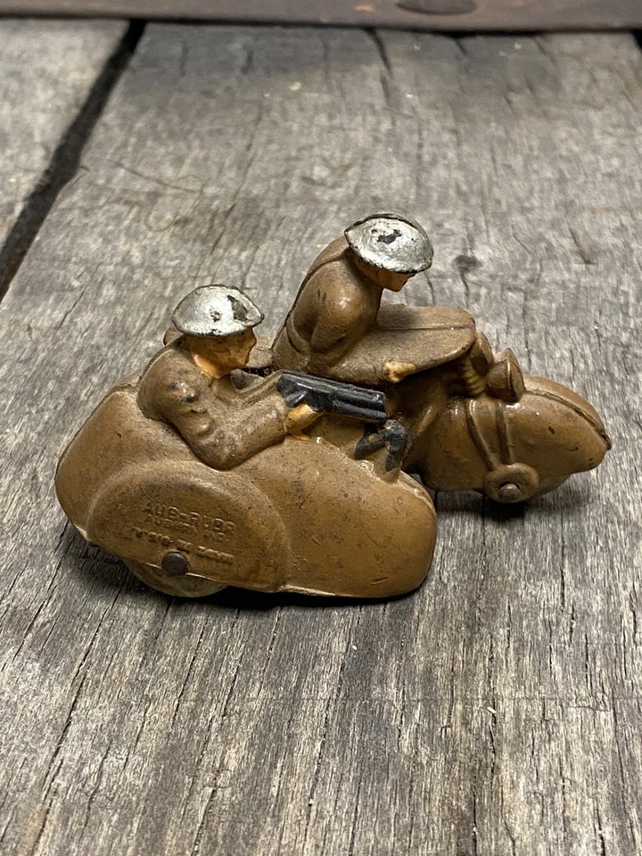 Старинный военный мотоцикл Auburn с коляской и солдатиками игрушка из твердой резины - Изображение 1 из 4