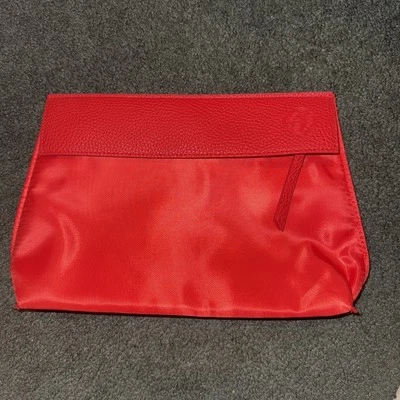 Bolso de vacaciones cosmético rojo Shiseido  Foto 1 de 2