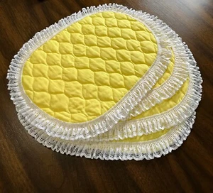 Vintage 1970's/1980's Handmade Yellow/White Placemats With Lace Trim 4 Pieces - Picture 1 of 6
