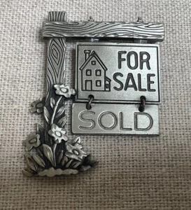 Broche broche letrero vintage JJ Jonette casa en venta VENDIDO agente inmobiliario - Imagen 1 de 4