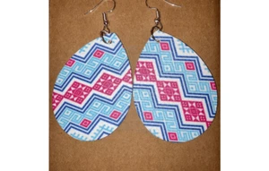 Pendientes colgantes estilo boho de imitación de cuero azul - Imagen 1 de 3