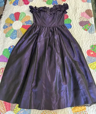 Vestido De Colección Gunne Sax Sin Tirantes Púrpura Profundo Tafetán S Caprichoso Floral Foto 1 de 4