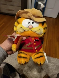 Vintage Garfield Plush Canada Dakin Moutaineer 1981 Toys - Picture 1 of 5