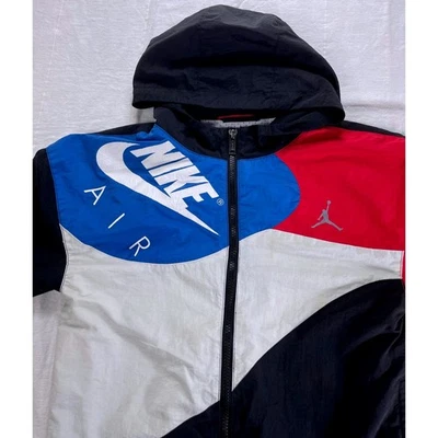 Chaqueta cortavientos Nike Jordan Flight Air juvenil talla M (10-12 años) con capucha Foto 1 de 4