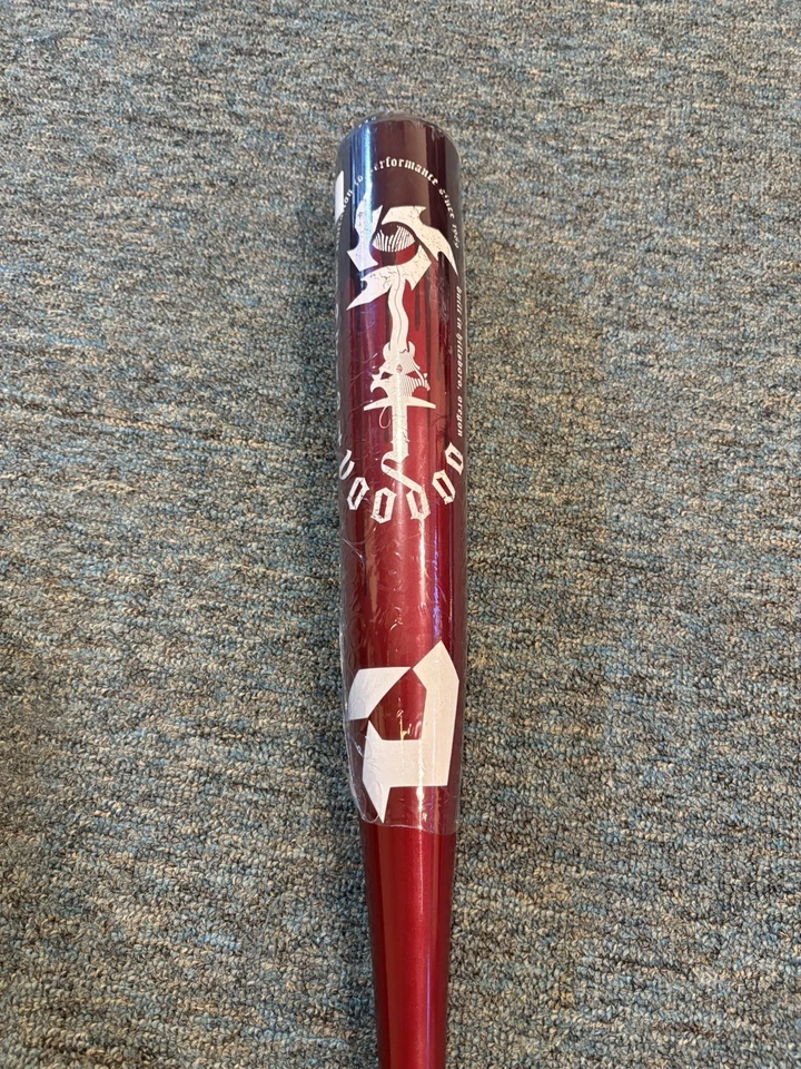 NUEVO DeMarini Voodoo One BBCOR. -3. Granate. 33/30.  Foto 1 de 3