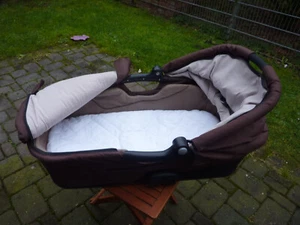 Babybett, braun, Matratze, weiß, Fliegenschutz für Maxi Cosi Mura Plus - Bild 1 von 4
