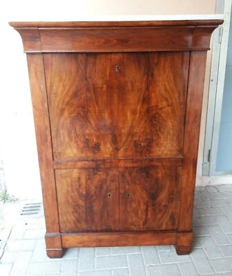 Incantevole secretaire Carlo X, epoca 1830, radica di noce,RESTAURATO - Immagine 1 di 4