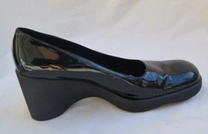 GUCCI AUTH $1299 Women's Black Patent Leather Wedge Heel Pumps Size 39.5 C - Picture 1 of 9