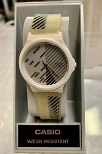 Casio Watch MQ-42-7G Vintage 1989 New in Original Package VERY RARE - Picture 1 of 11