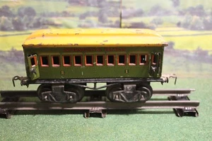 NICE VINTAGE O GAUGE KRAUS FANDOR PASSENGER COACH TIN MODEL WITH 1 MISSING DOOR - Picture 1 of 5