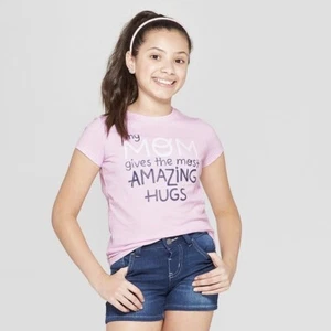 Cat & Jack Girls Shirt, S (6/6X) - My mom gives the most amazing hugs - New! - Picture 1 of 2