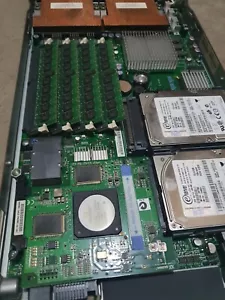 IBM BladeCenter HS20 type 8843 - 2x 3.2GHz / 4GB RAM / 2x73 GB HDD / 4GB Fibre c - Picture 1 of 7