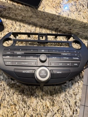 2008 - 2011 HONDA ACCORD BEZEL & AUDIO RADIO CD PLAYER DEH-G3127 OEM - Image 1 of 4