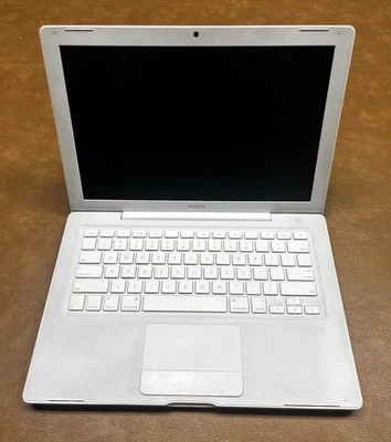 Apple MacBook 13" Modello A1181 Bianco Usato Per Ricambi Non Funzionante - Immagine 1 di 4