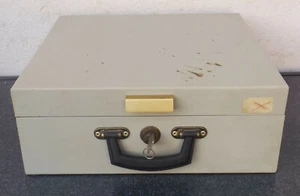 tragbarer Melsmetall Tresor / Wertfachttresor mit Schlüssel und Tragegriff - Bild 1 von 7