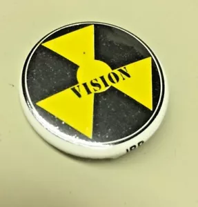 Pin de precaución de metal Vision Street Wear NUEVO de la década de 1980 de colección patín de la vieja escuela - Imagen 1 de 2