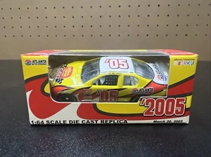 2005 Golden Corral 500 Die-cast 1:64 Stock Car Nascar Atlanta Motor Speedway - Picture 1 of 6