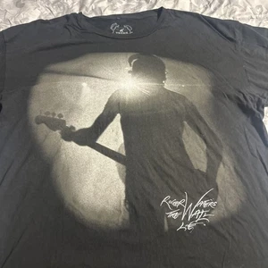 ROGER WATERS The Wall Live Licensed Concert T-Shirt 2012. XL PINK FLOYD Preowned - Picture 1 of 3