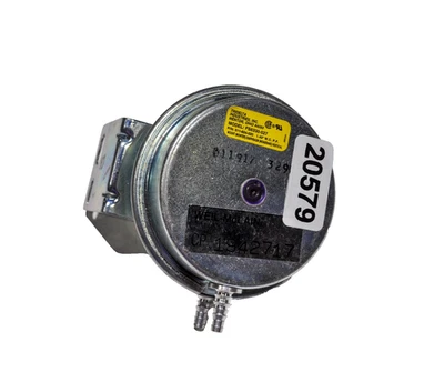 Tridelta FS6330-527 Pressure Switch Weil McLain 511-624-520 - Image 1 of 3