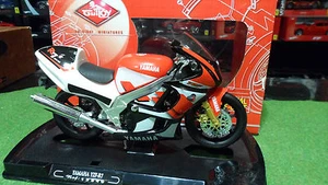 MOTO YAMAHA YZF R7 echelle 1/10 fabricant GUILOY 13640 miniature de collection - Imagen 1 de 1