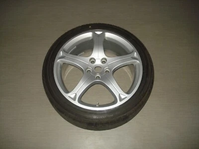 Ferrari California Felge vorne 226000 Reifen Bridgestone 8x19 Front Wheel Rim OE - Bild 1 von 3