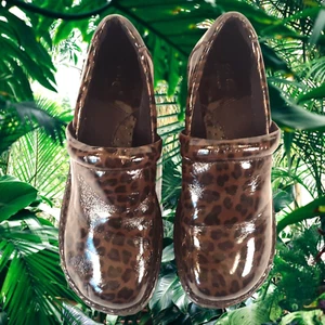 BOC Born Concept Damen Clogs Größe 6 EU 36,5 Braun Lack Gepard Leopardenmuster - Bild 1 von 13