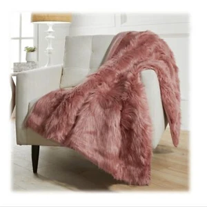 AUGUST & LEO LUXE FAUX FUR THROW / BLANKET IN BLUSH COLOR SO AMAZINGLY SOFT! NEW - Picture 1 of 4