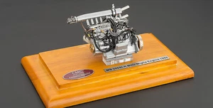 New CMC Mercedes Benz 300 SLR Motor 1:18 Model Car M120 KidBX - Bild 1 von 5
