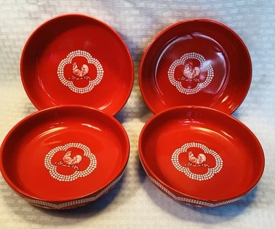 Juego de 4 ensaladeras de pasta de gallo rojo Temp-Tations Doodle Dod Foto 1 de 4