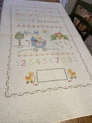 复古 Bucilla ABC 婴儿床被子毯加压十字绣白色 — 第 1/4 张图片