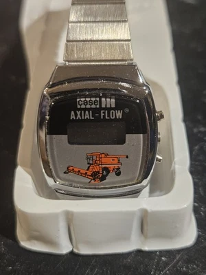 J I Case IH CNH 复古 Axial-Flow 组合女士腕表金属表带 W6 — 第 1/4 张图片