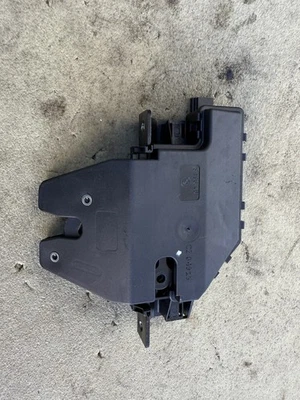 2001 - 2006 宝马 E46 325ci 后后备箱盖锁闩锁执行器 8196401 Oem — 第 1/4 张图片