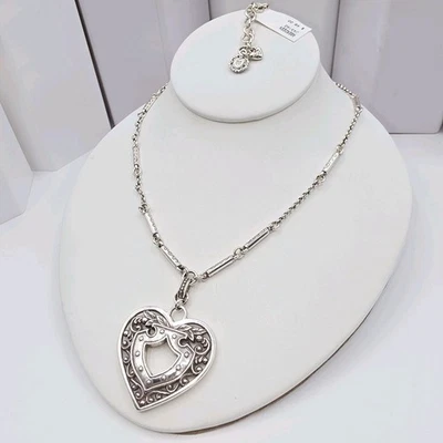 Brighton Nuevo con Etiquetas Collar Corazón Aberdeen Retirado Plata Pergamino Colgante 18–20" Foto 1 de 4