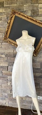 VASSARETTE VINTAGE NUPCIAL Perla NYLON DESLIZAMIENTO COMPLETO 26” Firma Encaje Foto 1 de 4