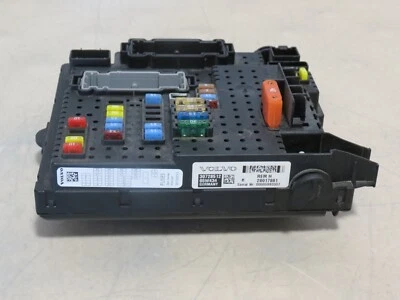 Genuine Volvo 30728512 Rear Relay Fuse Box Module XC90 S60 MK1 2003-2014 - Image 1 of 3
