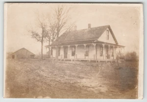 Cartolina RPPC Casale e Fienile di Campagna - Foto 1 di 2