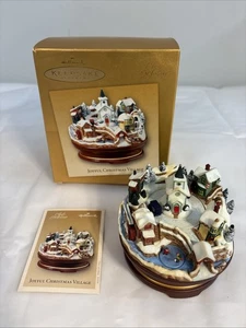 Hallmark Andenken Ornament Fröhliches Weihnachtsdorf 2004 - Bild 1 von 16