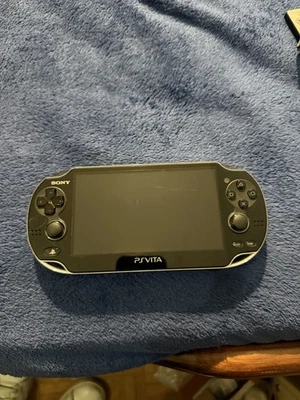Playstation Ps vita oled firmware 3.65, memoria 64 gb con 60+ giochi - Image 1 of 4