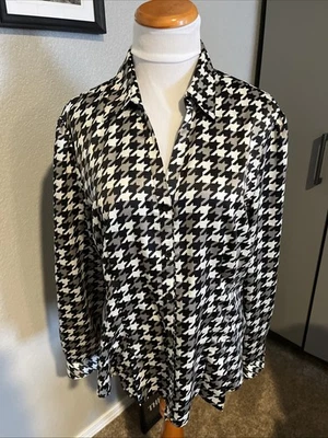 Blusa East 5th Geométrica Negra Blanca Sensación Satinada Cuello en V Mangas Largas XL Para Mujer’s Foto 1 de 4