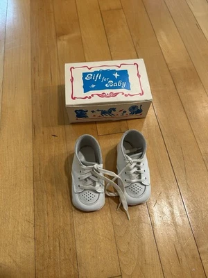 Zapatos De Colección “Regalo Para Bebé” Blanco Infantil Recién Nacido Cuero Talla 1 con Caja - Nuevos Foto 1 de 4