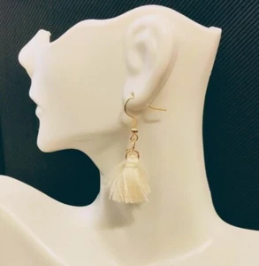 Pendiente borla - beige - Imagen 1 de 3