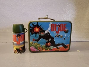 VINTAGE 2002 HALLMARK SCHOOL DAYS *GI JOE*MINI METAL LUNCHBOX / THERMOS ORNAMENT - Picture 1 of 5