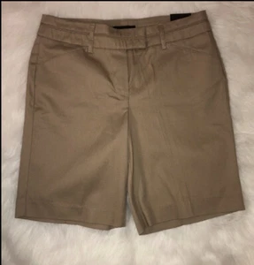 NWT Womans LARRY LEVINE Mid Thigh  SHORTS Size 8 - Picture 1 of 7
