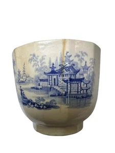 Antica tazza da tè senza mani blu bianca transfer ware scena asiatica - Foto 1 di 6